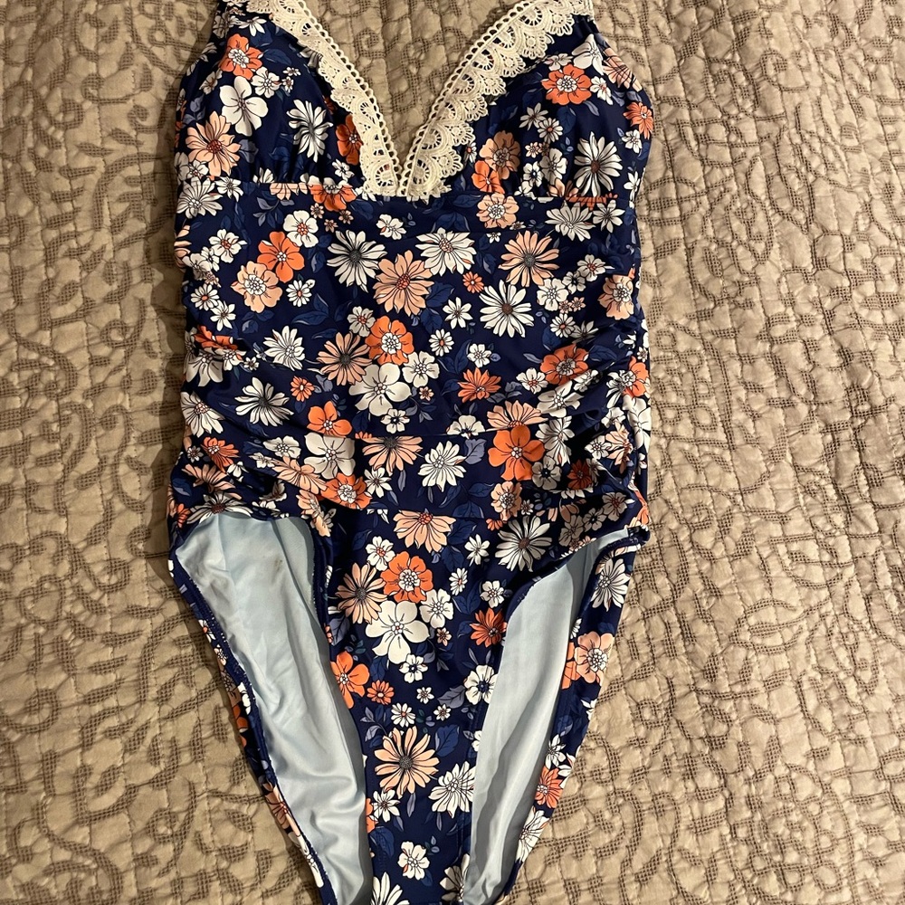 Cupshe Women's Blue Floral Plunging Lace Tummy Control One-Piece